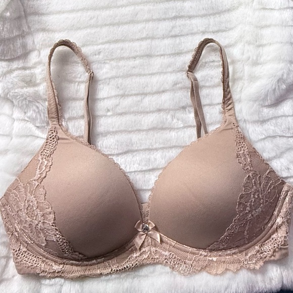 (NWOT) VICTORIA’S SECRET Wireless Body By Victoria Beige Bra - Picture 5 of 6